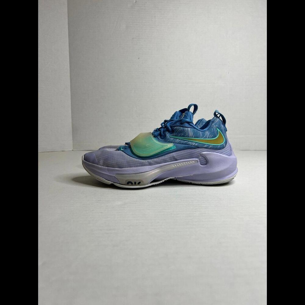 Nike Zoom Freak 3 Freezing Time - Size 8.5